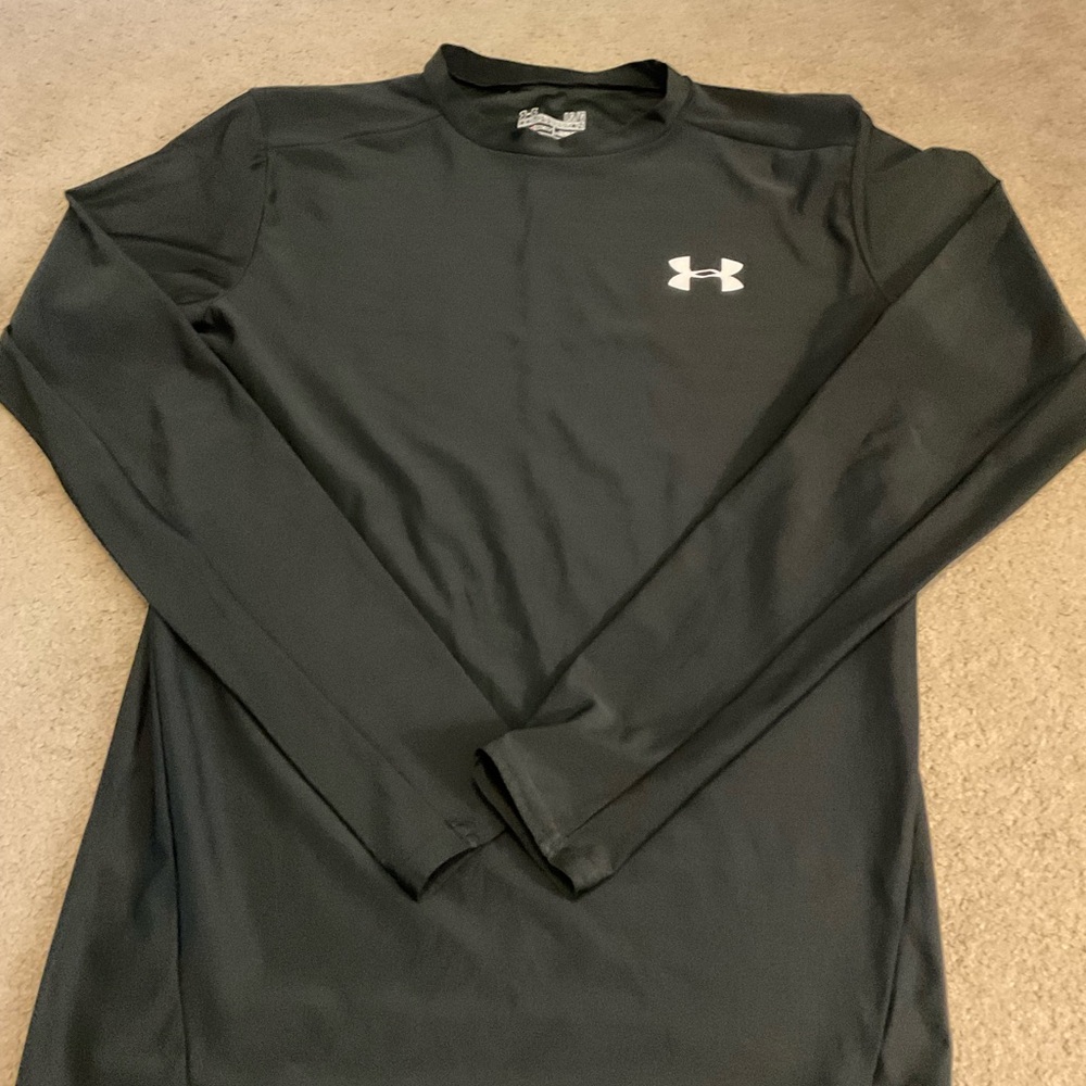 Like new women's under armor long- sleeve